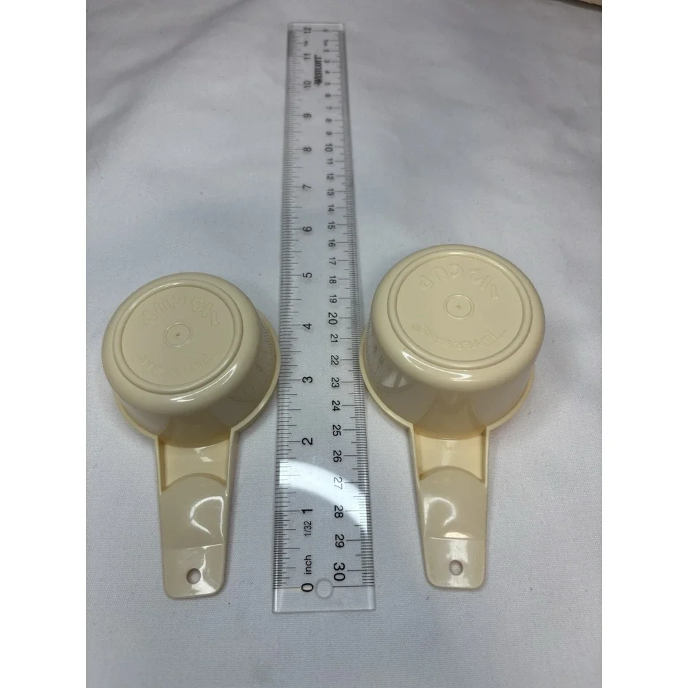 VTG‎ Tupperware Measuring Cup Set 3pc Beige Green Plastic 1/2 & 1/3 Cup w/ Scoop